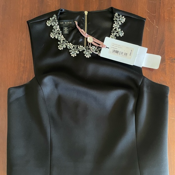Stunning cropped Ted Baker blouse with rhinestones. - Picture 2 of 4